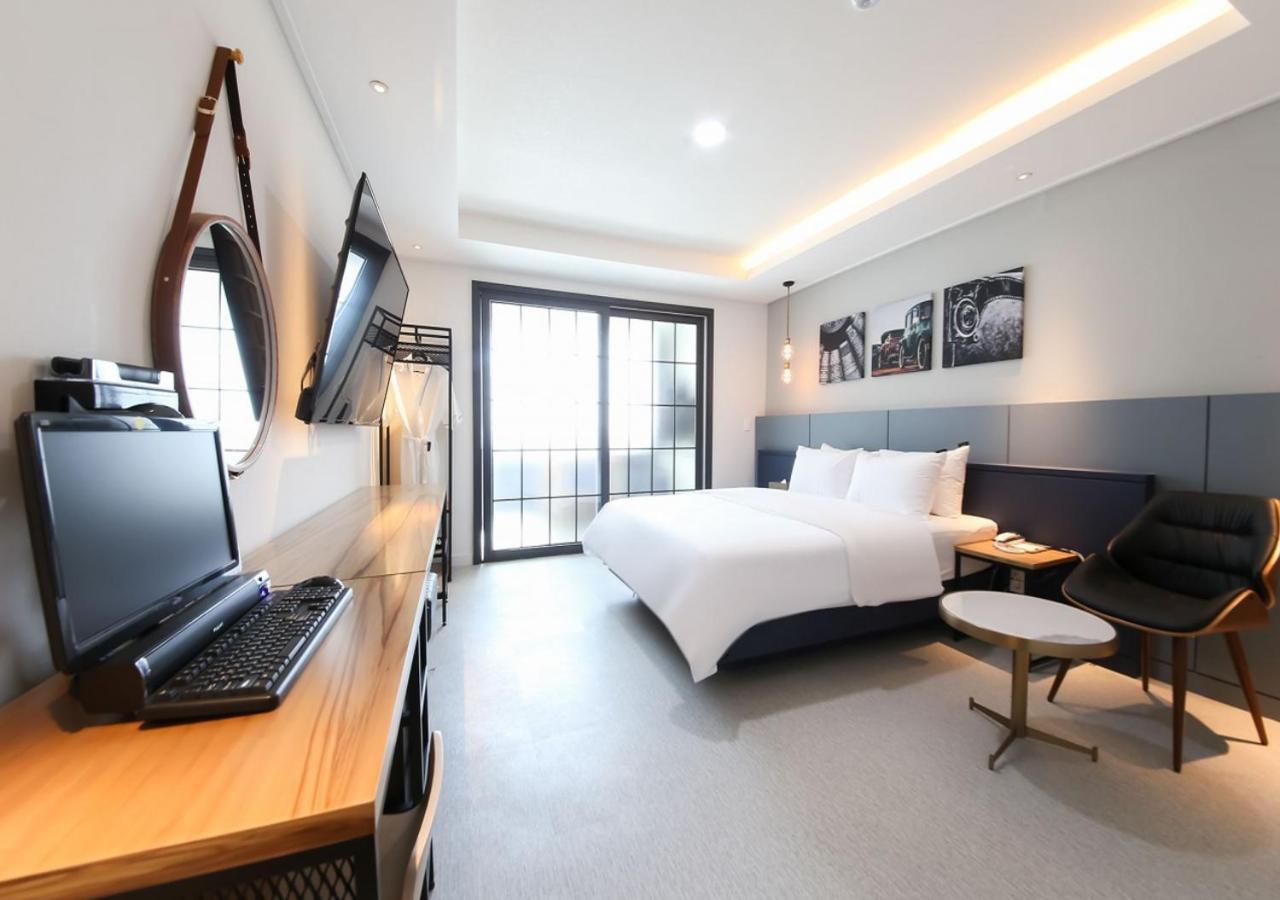 West In Hotel Йосу Экстерьер фото